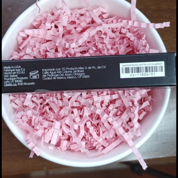 Younique Hottie Lip Plumper Original New - Picture 3 of 4